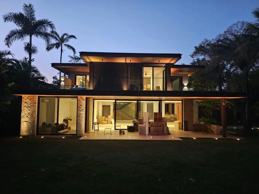 Casa residencial — estrutura concluída